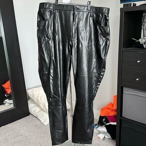 NWT - A&F - Black Vegan Leather Pants in skinny high rise, size 34 (18)